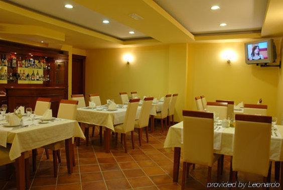 Hotel Cezar Banja Luka Restaurante foto